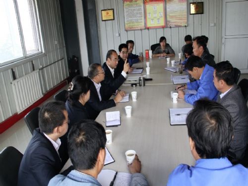 親臨基層，與職工面對面談心
