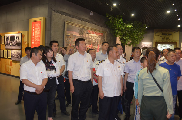 裝備公司黨委開(kāi)展“不忘初心、牢記使命”主題教育黨日活動(dòng)