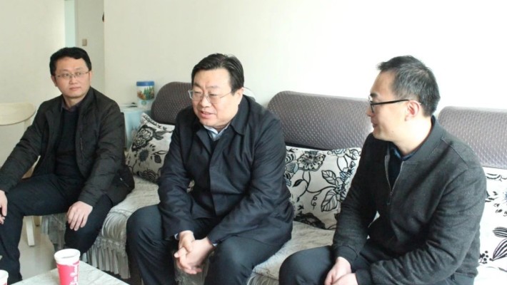 甘肅建投副總經(jīng)理李文恩走訪(fǎng)慰問(wèn)裝備公司困難黨員